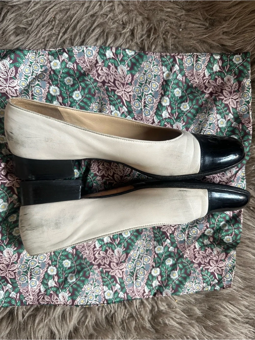 Salvatore Ferragamo Black Patent and White Leather Cap-Toe Ballet Flats 7.5 C